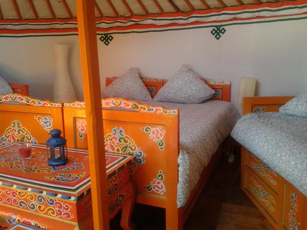 Yourte Nomade-Lodge Les Ecrennes Room photo