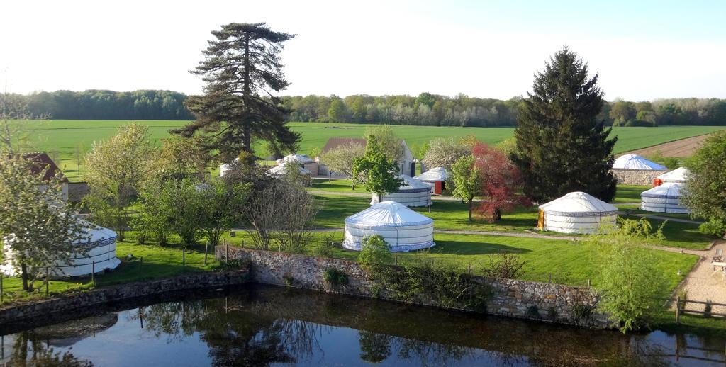 Yourte Nomade-Lodge Les Ecrennes Exterior photo
